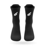 Vooraanzicht van Gabriq zwarte prestatiesokken, ontworpen voor atleten die comfort en stijl zoeken.